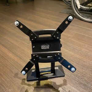 Small Adjustable Standing Swivel Table Top TV / Monitor Mount